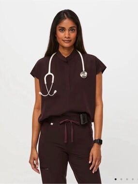 FIGS Rafaela Scrub Top in ESPRESSO (limited edition) - new with tags